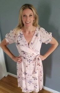 Vestido envolvente sintético estampado floral rubor DKNY para mujer talla 8 mediano - Imagen 1 de 17