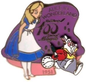 Prendedor Disney 6114 100 Años de Magia Alicia con Conejo Blanco 3D Exclusivo de Japón LE - Imagen 1 de 1