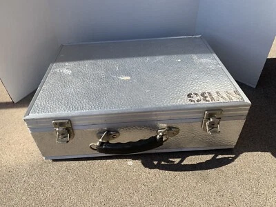 Estuche metálico de aluminio para cámara Hasselblad 612 vintage con divisores Foto 1 de 4