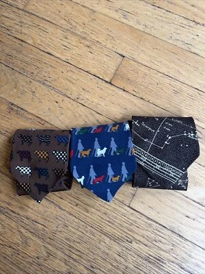 Lote De 3 Corbatas De Colección Vicky Davis Nueva York EE. UU. 100% Seda Constelación Vaca Perro Foto 1 de 4