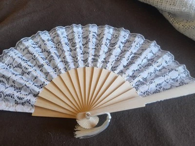 Ventaglio in pizzo bianco - Immagine 1 di 4