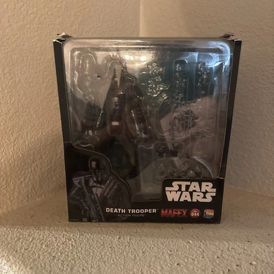 MAFEX Nº Figura de soldado de la muerte 044 abierta (faltan armas) Foto 1 de 4