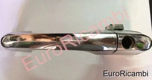 MANIGLIA ESTERNA DESTRA PORTA FIAT 500 2007-> CROMATA C/FORO S/BLOCCHETTO - Foto 1 di 1