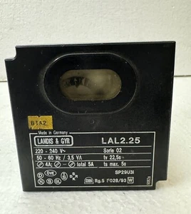 LANDIS & GYR LAL2.25 LANDIS&GYR 220-240V 50-60HZ SERIE 02 CONTROLLER BOX - Picture 1 of 3