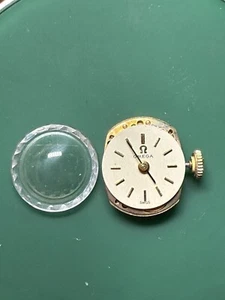 Vintage Omega Cal. 484 17 Jewel watch movement - PRISTINE DIAL - Good Balance - Picture 1 of 4