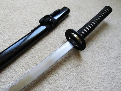 S4133 ESPADA RUROUNI KENSHIN HOJA INVERSA SAKABATO HIMURA BORDE HAMON 40.7" NEGRA Foto 1 de 4