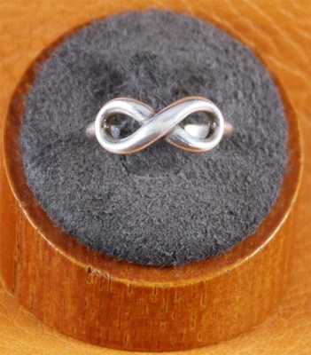 Retired James Avery INFINITY Ring Sterling Silver Size 7.25 - Image 1 of 4