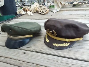 2 Vintage Militärhüte Herren Uniform Armee? Bekleidung Sammlerstück Dekor Kappe Kleidung - Bild 1 von 11