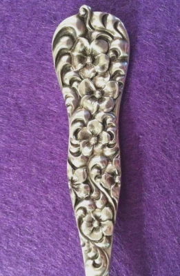 Colher lembrança esterlina Rococó Repousse 6" Chicago pés Dearborn Dominick Haff 24g - Imagem 1 de 4