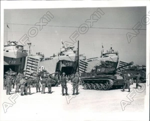 1962 US Army First Armored Division Amphibious Exercise In Cuba Press Photo - Bild 1 von 2