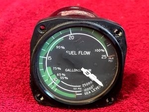 INDICADOR DE PRESIÓN DE COMBUSTIBLE UNITED INSTRUMENTS P/N 6221 - Imagen 1 de 6