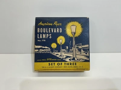 1950s AMERICAN FLYER #778 SET OF 3 BOULEVARD STREET LAMPS  WITH ORIGINAL BOX - Image 1 of 4