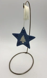 DE COLECCIÓN Wedgwood JASPE AZUL BLANCO ESTRELLA CON ADORNO DE ÁRBOL DE NAVIDAD CON SOPORTE - Imagen 1 de 7