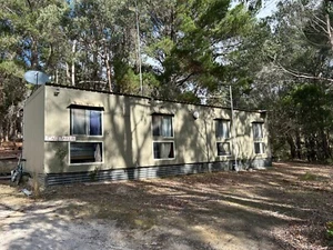 transportable cabin - self contained - insulated and water tight - Picture 1 of 6