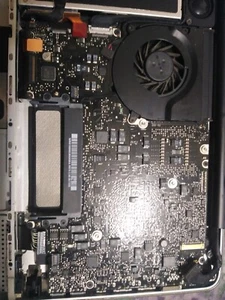 MACBOOK 5.1 13,3 A1278 2008 core 2 nvidia 9400 SCHEDA MADRE - Picture 1 of 1