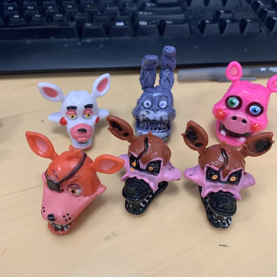 McFarlane Five Nights At Freddy's Mini Heads And Parts/Accessories Lot - Image 1 of 4