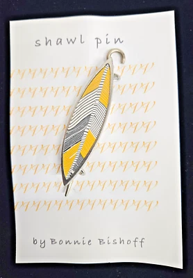 ¡Nuevo! Prendedor de chal Bonnie Bishoff/pluma - amarillo Foto 1 de 3