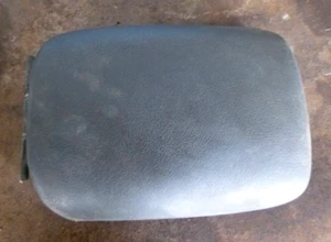 Holden Commodore VT VX Centre Console Lid - Picture 1 of 2