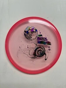 MVP 2025 PDGA Champions Cup x OTB Prisma Proton Soft Envy Snail Stamp PINK 172G - Bild 1 von 1