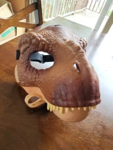 2017 Mattel Jurassic Park Jurassic World Brown Moving Jaw Mask - Picture 1 of 6