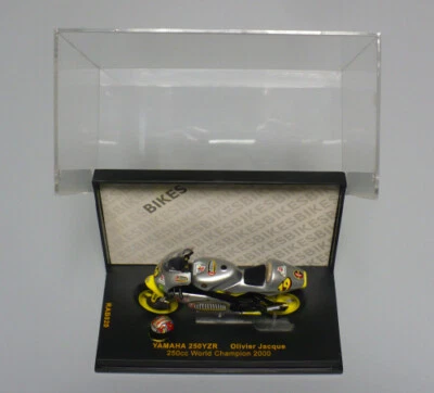 YAMAHA 250YZR WORLD CHAMPION 250 CC 2000 -SCALA 1:24 IXO Ref. RAB020 - Immagine 1 di 3