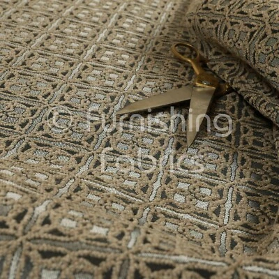 Nueva Tela de Tapicería Moderna Pequeña Medallón Patrón Geométrico Gris Plata Brillo Foto 1 de 4