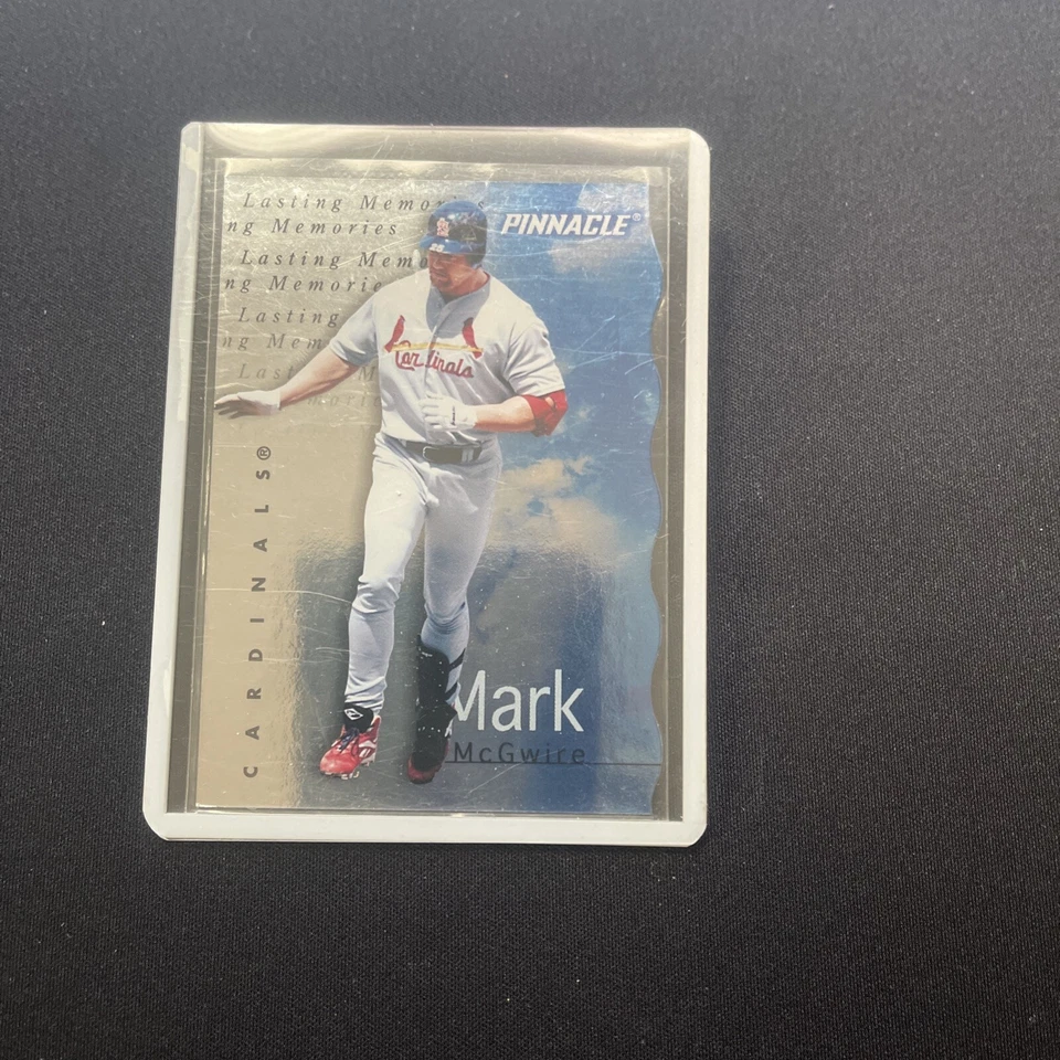 1998 Pinnacle Plus Lasting Memories #11 Mark McGwire Cardinals - Image 1 of 1