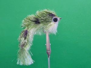 Game Changer White Olive Fresh  Saltwater Fly Fishing Trout Pike Streamer Flies - Foto 1 di 4