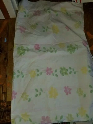 Hoja plana doble Pottery Barn Kids "flores amarillas/verdes/rosas" Foto 1 de 3