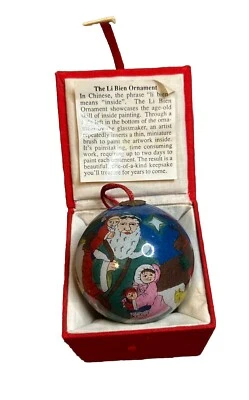 1995 Li Bien Santa adorno de Navidad reverso vidrio pintado a mano muelle de 3 pulgadas 1 de colección Foto 1 de 4