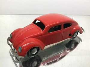 DISTLER D-3070 VW BEETLE SPLIT WINDOW TIN TOY CLOCKWORK WIND UP -RED L23cm- GOOD - Imagen 1 de 7