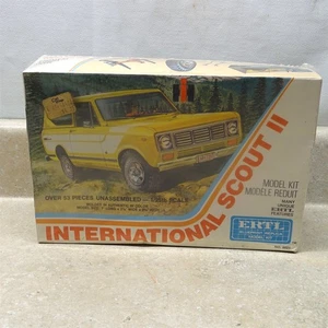 Vintage Ertl International Scout II LKW Modellbausatz 1:25 Nr. 8021 versiegelt - Bild 1 von 8