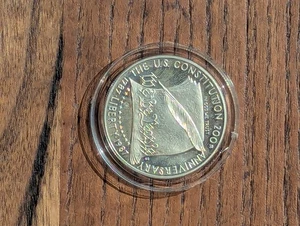 We The People Constitution 200th Anniversary 90%  Silver Commemorative $1 Coin - Picture 1 of 2
