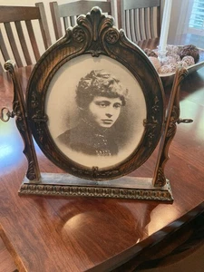 ORNATE FAUX WOOD SWIVEL PICTURE FRAME 14" X 8.5" X 10.5" LICENSED REPRODUCTION - Picture 1 of 5