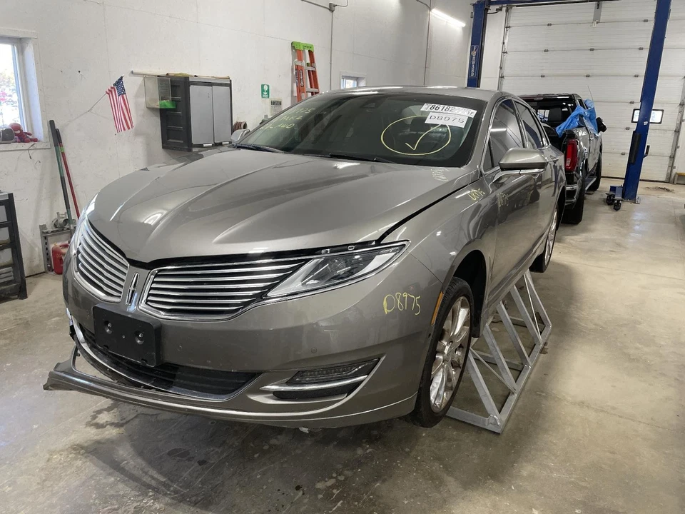 Used Washer Fluid Reservoir fits: 2016 Lincoln Mkz  Grade A Foto 1 de 4
