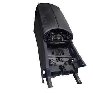 Mercedes-Benz C-Klasse W205 Armlehne Mittelkonsole Ablagefach A2056801950 - Bild 1 von 13