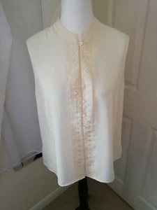 Marks & Spencer Bluse Creme Knöpfe Stickerei Detail Gr. UK 18 sehr guter Zustand  - Bild 1 von 10