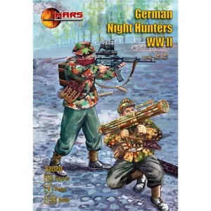 MARS 32028 WORLD WAR II GERMAN NIGHT HUNTERS 15 FIGURES, 8 POSES - Picture 1 of 2