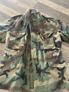 Giacca da campo militare USA clima freddo M65 Woodland 8415-01-099-7835 MED regolare - Foto 1 di 21