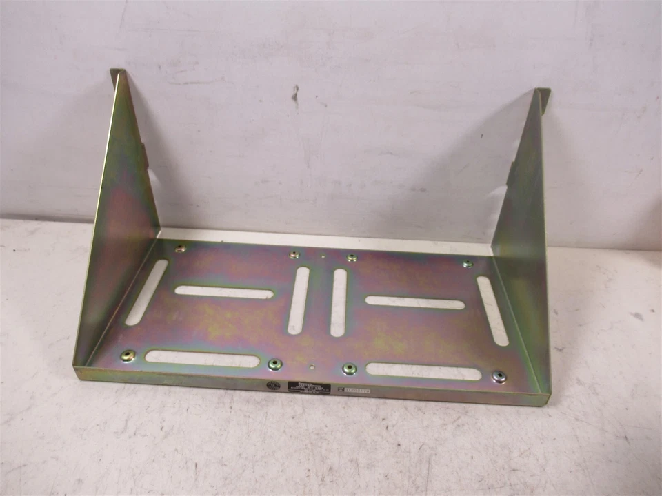 Panasonic Video Monitor WV-5362 Rack Mount for 2 CRT Video Monitors 17" 4.5 RU/U - Image 1 of 4