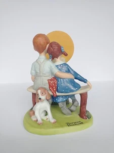 Estatuilla de porcelana vintage NORMAN ROCKWELL Danbury Mint Young Love 1980 - Imagen 1 de 21