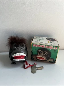 DSK Daishin Japanese Wind-Up Toy - Grinning Gorilla - Vintage 60s w/ Key & Box - Picture 1 of 8