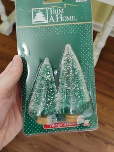 Árbol de Navidad Topiario Esmerilado Pueblo Adorno Hogar 2 Bordes De Colección Nuevo - Imagen 1 de 6