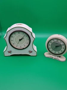 2 relojes despertadores de cuerda Smiths Empire vintage repuestos o reparaciones necesitan algunos TLC... - Imagen 1 de 8