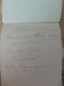 BOMBARDIER  BILLY WELLS - STEVE DONOGHUE- ERNEST BARRY - SPORTS  -  AUTOGRAPHS  - Picture 1 of 2