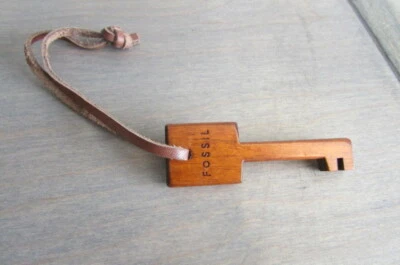 Fossil Replacement Hang Tag Vintage Key Fob Wood Charm Key Chain mahogany brown - Image 1 of 4