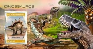 Dinosaurs MNH Stamps 2018 Mozambique S/S - Picture 1 of 1