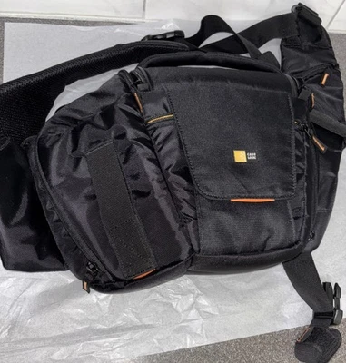 "Bolso acolchado para cámara Case Logic, correa para el hombro y riñonera estilo, buen estado 11"" H" Foto 1 de 4