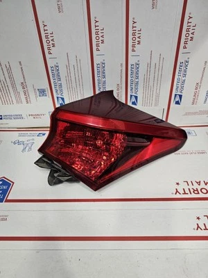 16-18 TOYOTA COROLLA SCION iM PASSENGER RIGHT QUARTER MOUNTED TAIL LIGHT LAMP - Image 1 of 4