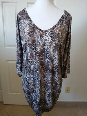 Dressbarn 女式衬衫束腰动物印花抽象 Dolman 袖 V 领 1X — 第 1/4 张图片